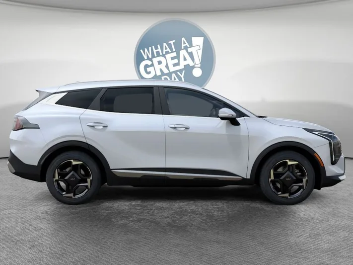 2026 Kia Sportage - view 7