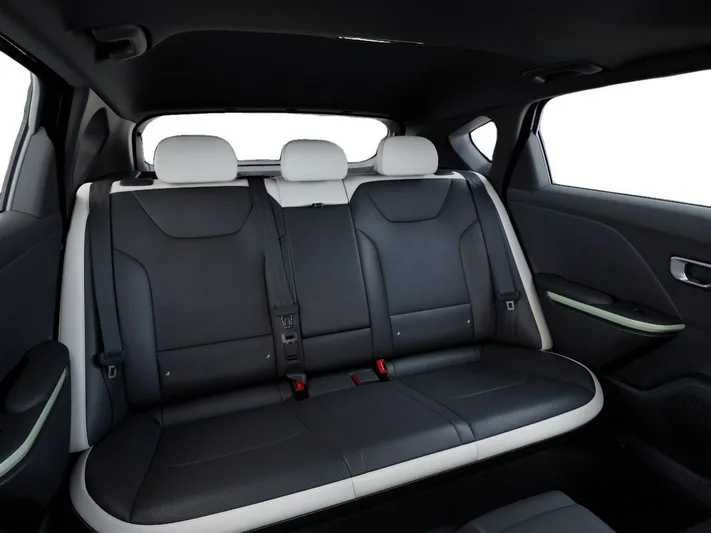 2026 Kia K4 - view 16