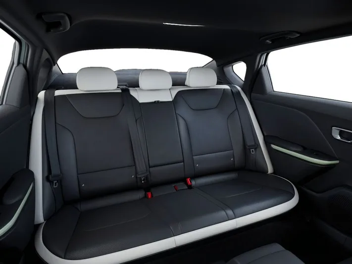2026 Kia K4 - view 16