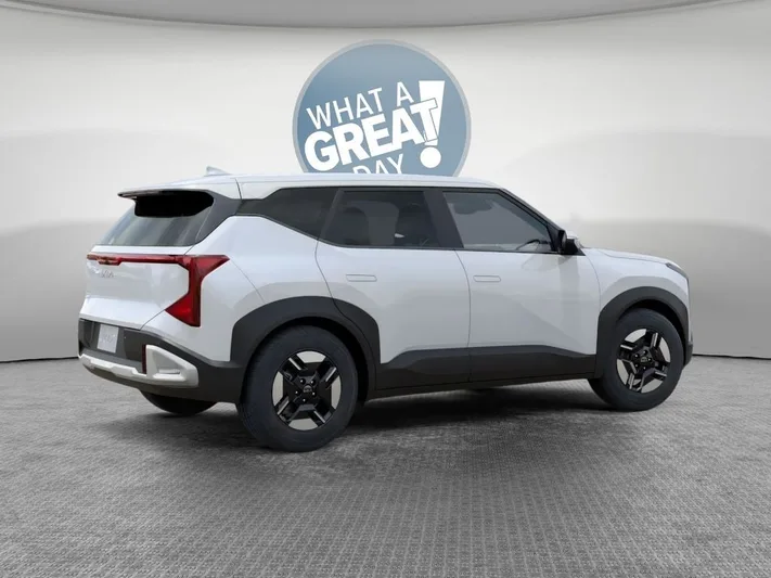 2027 Kia Seltos - view 6