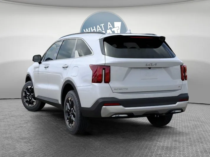 2026 Kia Sorento - view 4
