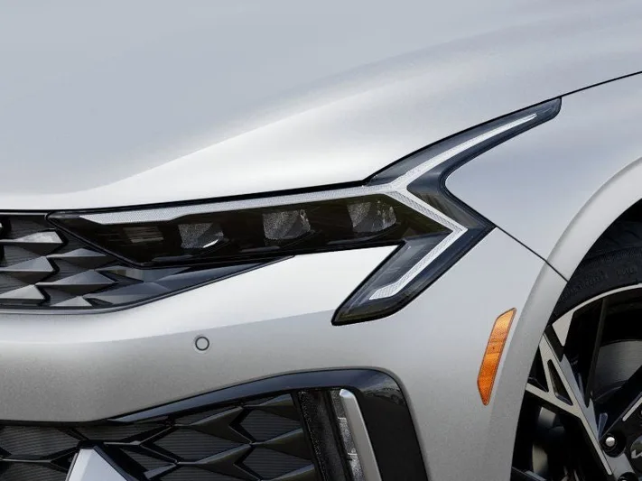2025 Kia K5 - view 10