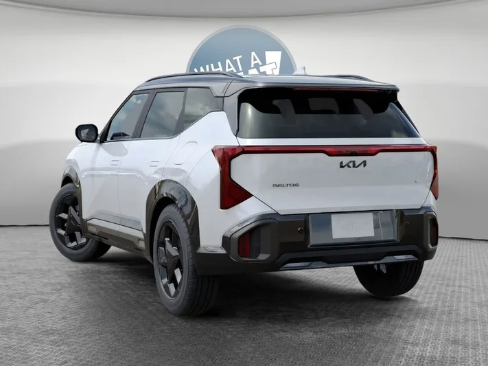 2027 Kia Seltos - view 4