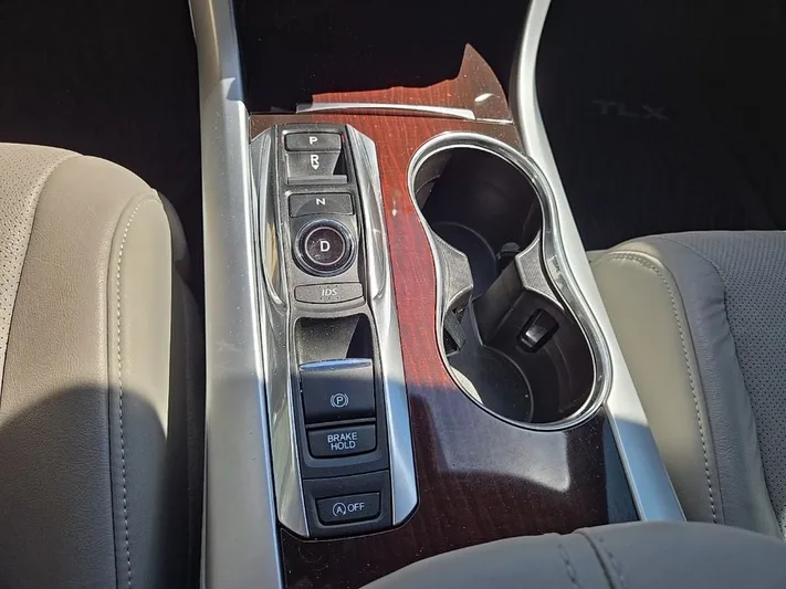 2015 Acura TLX - view 23