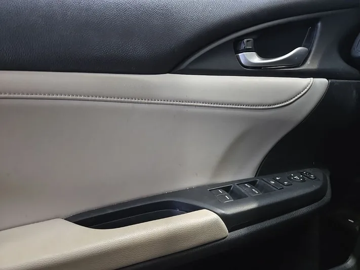 2019 Honda Insight - view 13