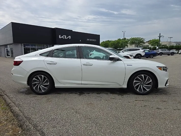 2019 Honda Insight - view 2