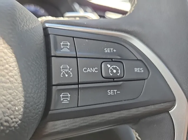 2025 Jeep Grand - view 14