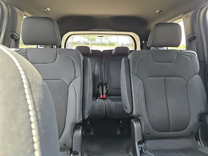 2025 Jeep Grand - view 23
