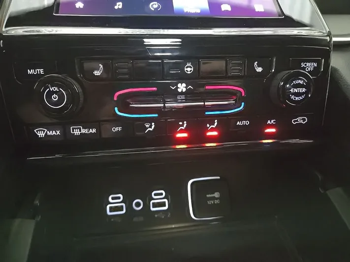 2025 Jeep Grand - view 26