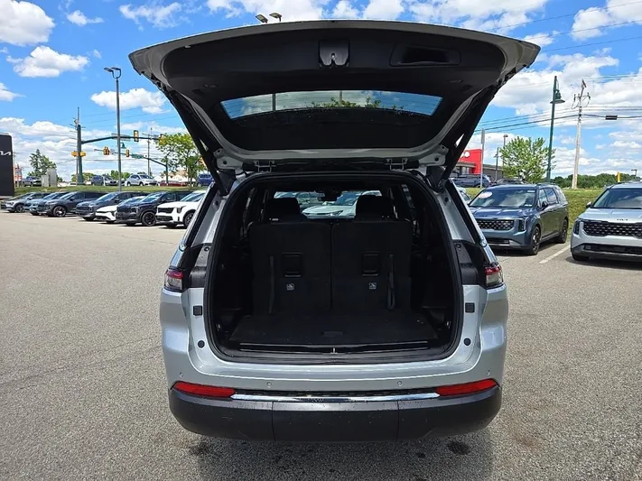 2025 Jeep Grand - view 33