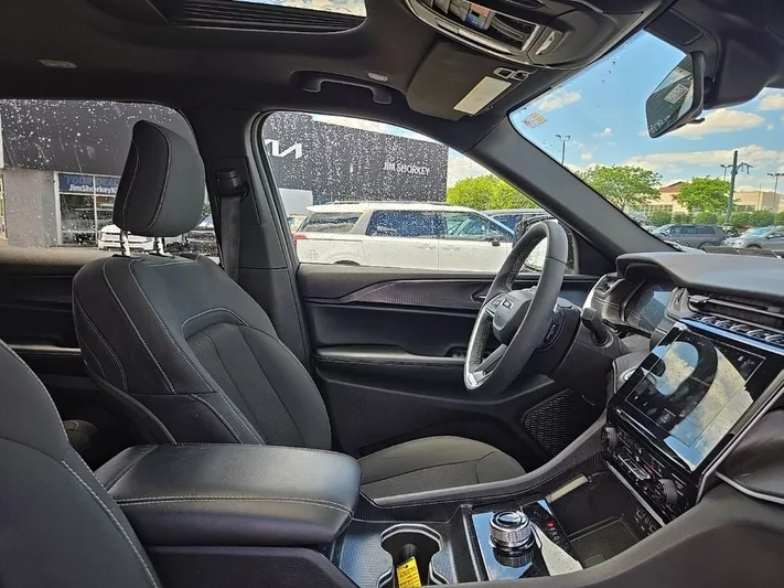 2025 Jeep Grand - view 35