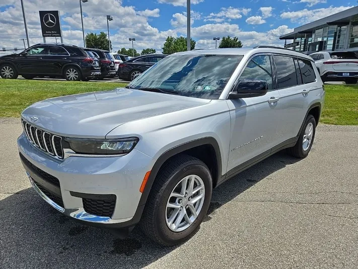 2025 Jeep Grand - view 7