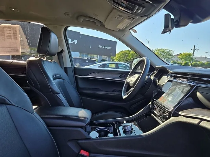 2023 Jeep Grand - view 32