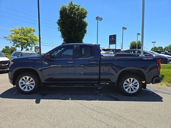 2020 Chevrolet Silverado - view 10