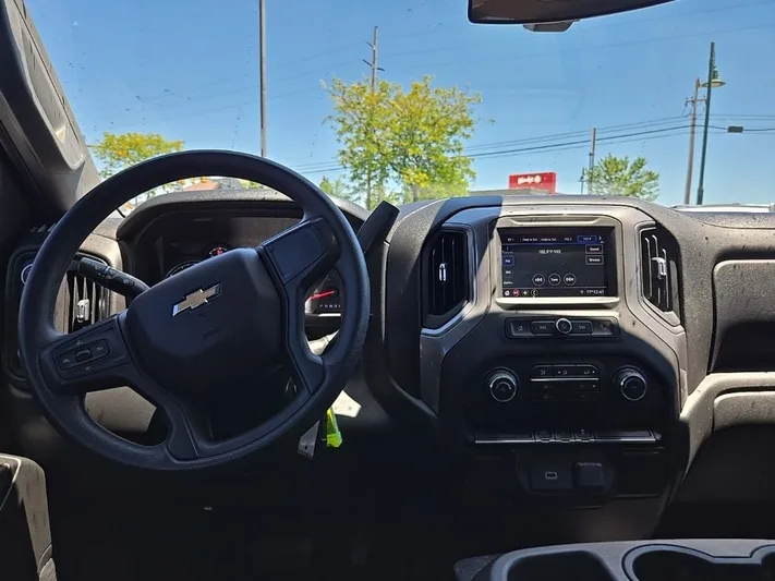 2020 Chevrolet Silverado - view 34