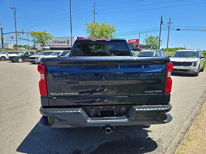 2020 Chevrolet Silverado - view 6