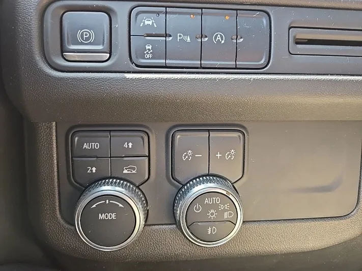 2023 GMC Yukon - view 25