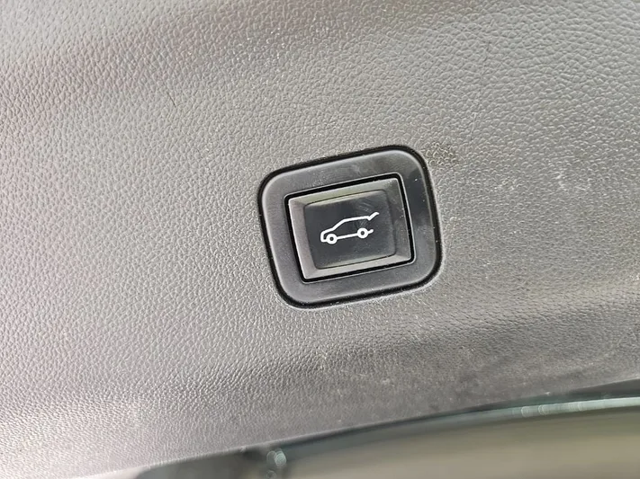 2023 GMC Yukon - view 38