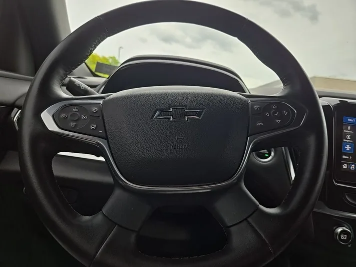 2023 Chevrolet Traverse - view 13