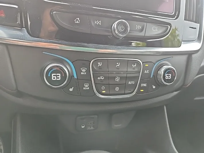 2023 Chevrolet Traverse - view 24