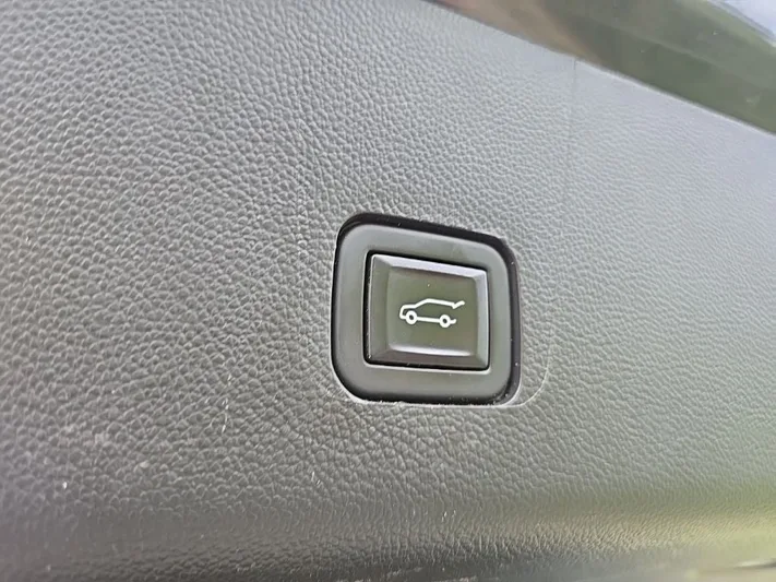 2023 Chevrolet Traverse - view 36