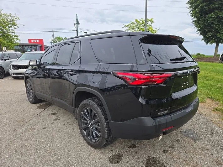 2023 Chevrolet Traverse - view 6