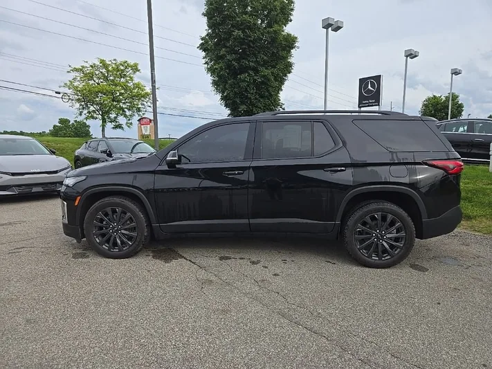 2023 Chevrolet Traverse - view 7