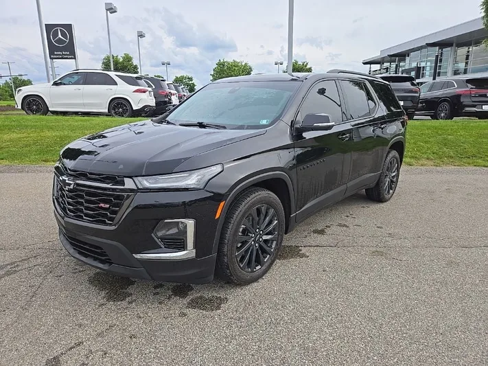 2023 Chevrolet Traverse - view 9