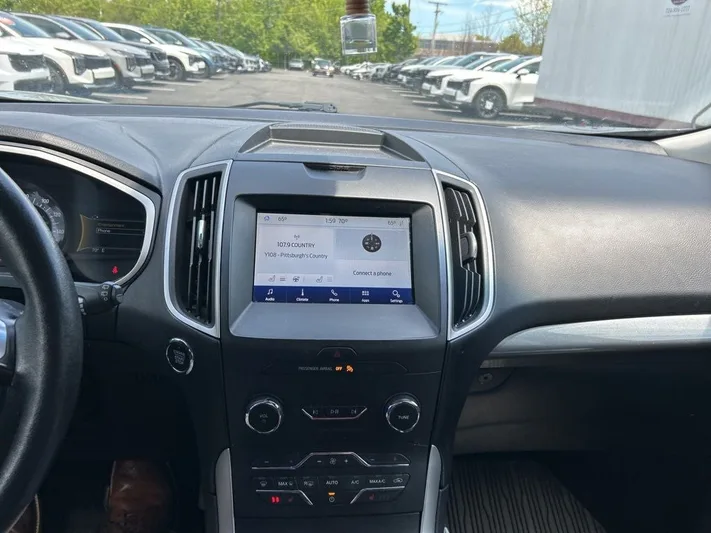 2020 Ford Edge - view 11