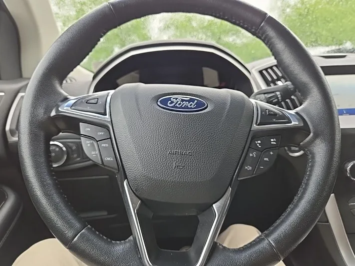 2020 Ford Edge - view 13