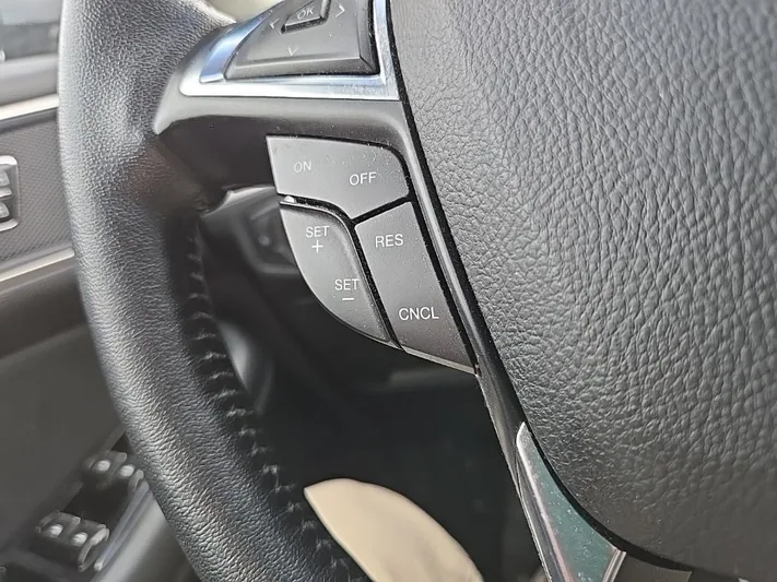 2020 Ford Edge - view 15