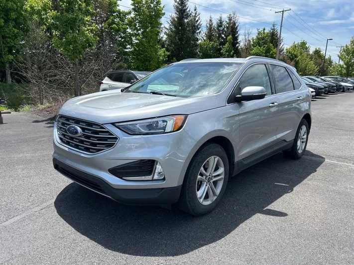 2020 Ford Edge - view 3