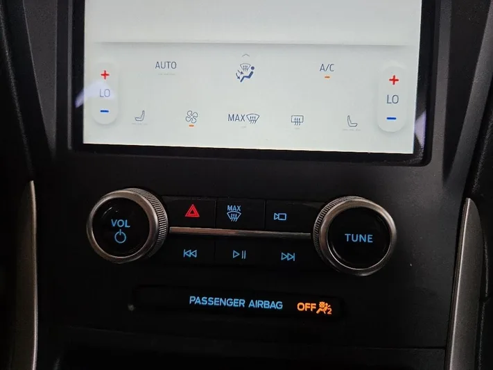 2024 Ford Edge - view 16