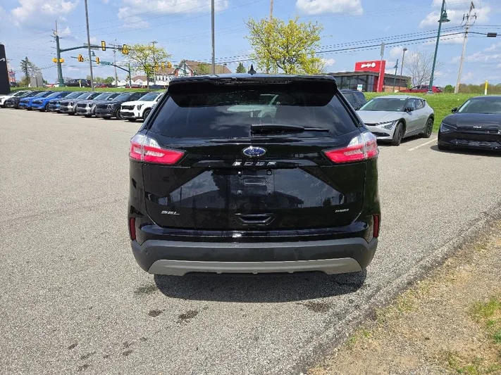2024 Ford Edge - view 4