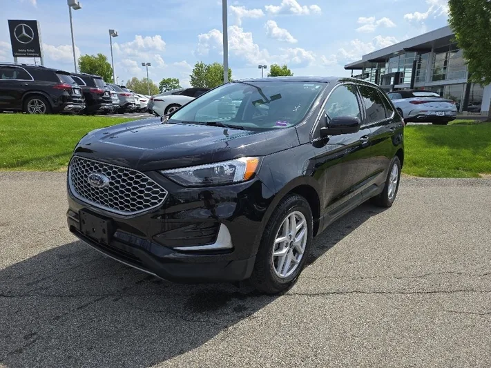 2024 Ford Edge - view 8