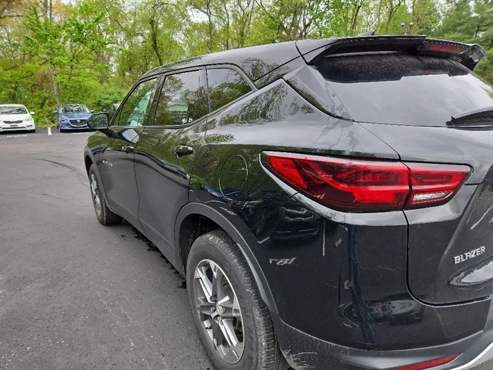 2023 Chevrolet Blazer - view 4