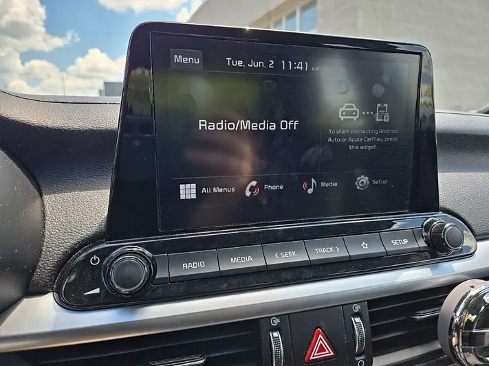 2023 Kia Forte - view 19