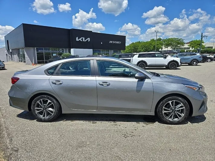 2023 Kia Forte - view 2