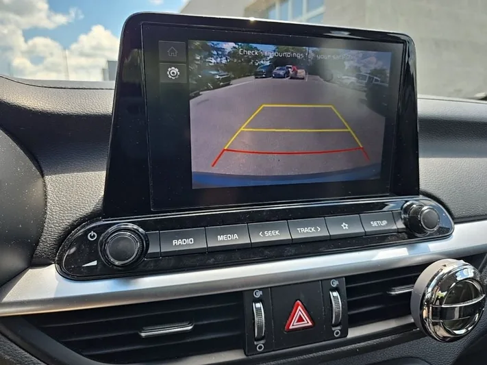 2023 Kia Forte - view 20