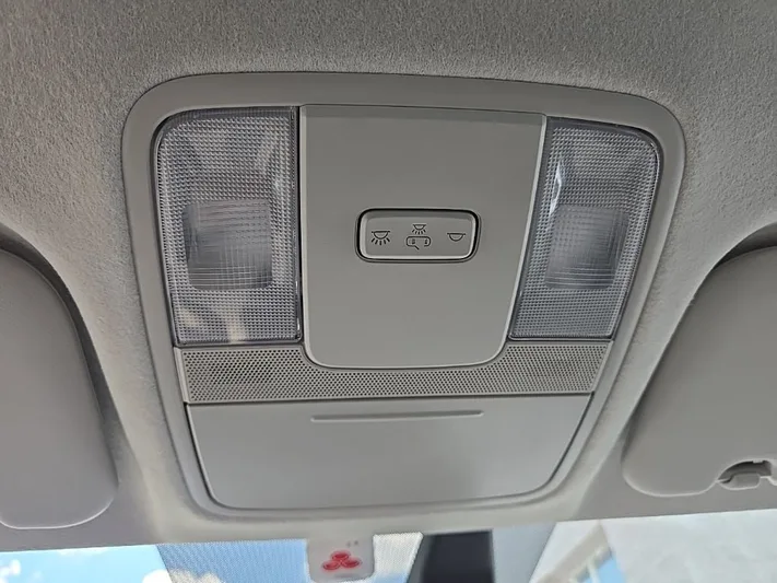 2023 Kia Forte - view 25