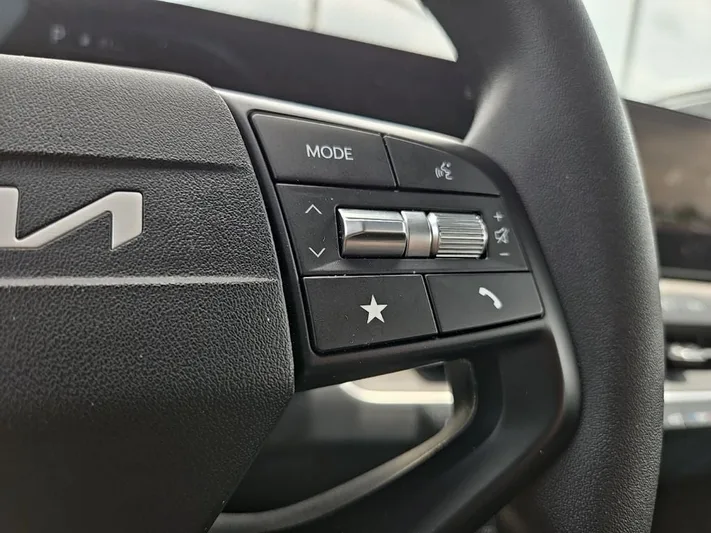 2025 Kia K4 - view 13