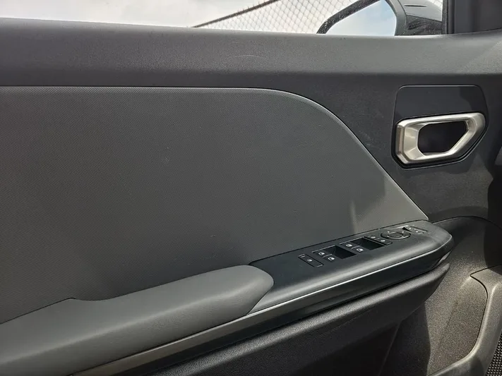 2025 Kia K4 - view 15
