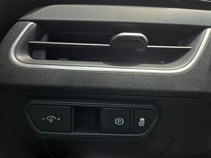 2025 Kia K4 - view 17