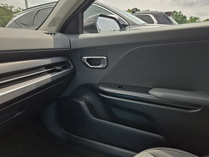 2025 Kia K4 - view 24