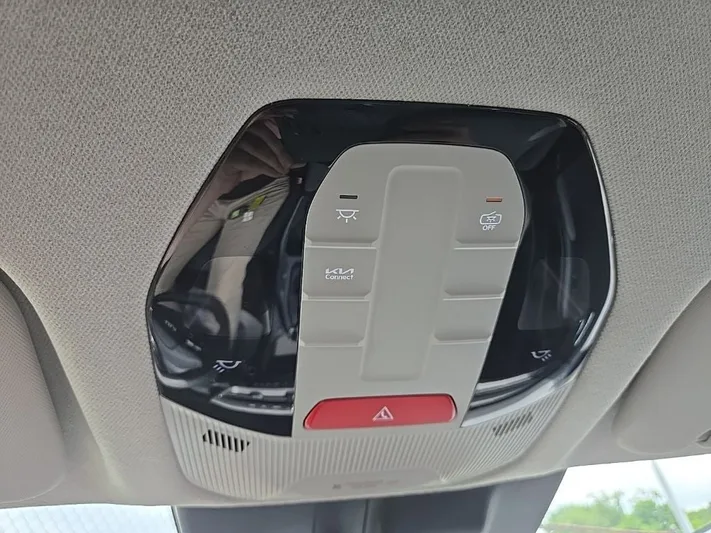 2025 Kia K4 - view 25