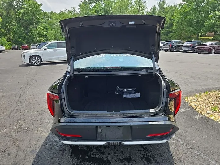 2025 Kia K4 - view 31