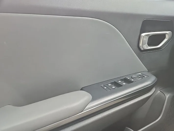 2025 Kia K4 - view 17