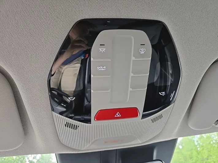 2025 Kia K4 - view 27