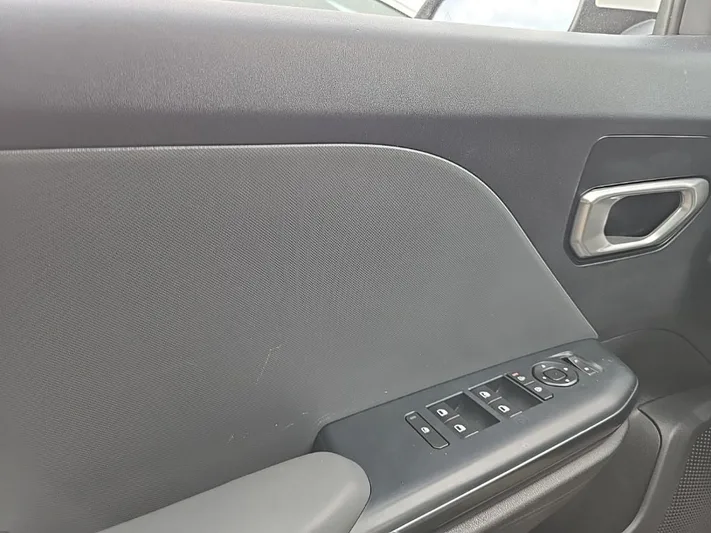 2025 Kia K4 - view 19