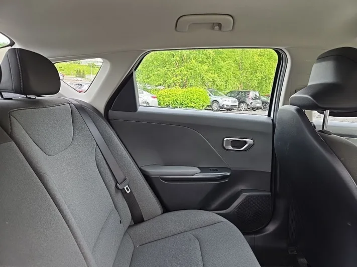 2025 Kia K4 - view 33